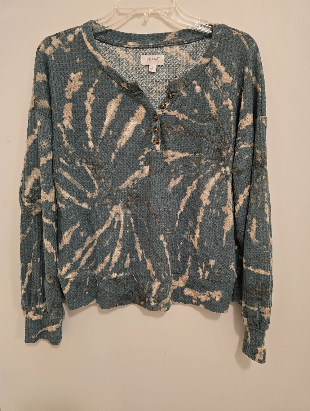 True Craft Teal and Cream Tie-Dye Waffle Henley Top